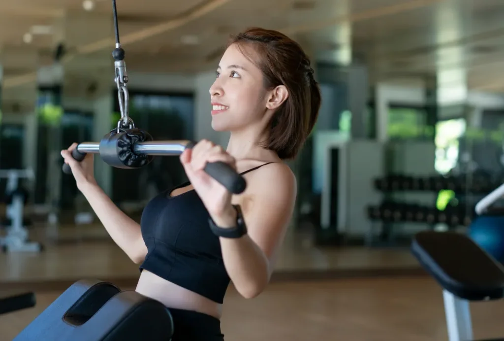 トレーニングをする女性